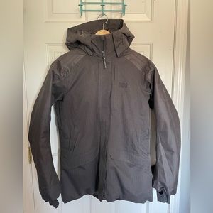 Helly Hansen size large women’s winter jacket. Excellent condition